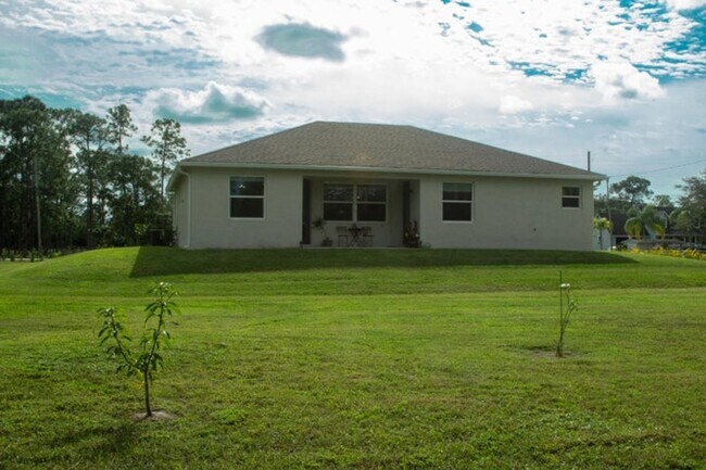 Building Photo - 12601 57th Rd N