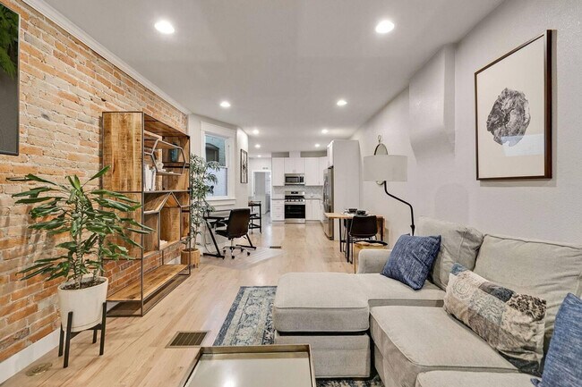 Building Photo - 3022 California St