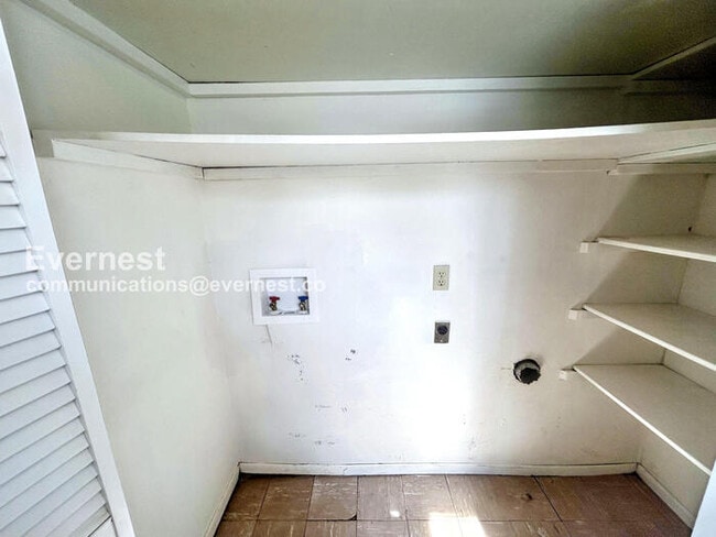 Building Photo - 1409 Laurette Dr