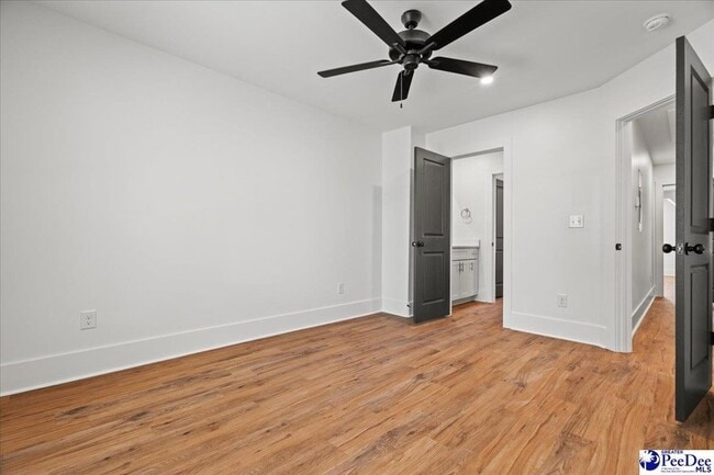 Building Photo - 1306 Twelve Oaks Ln