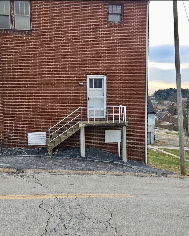 Building Photo - 2528 Sunset Blvd