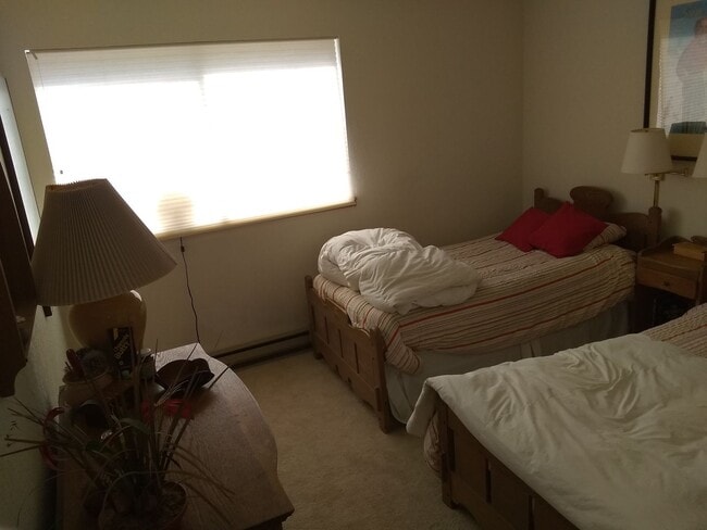 Building Photo - 7 month Lease -3bd/2.5ba Fully Furnished S...