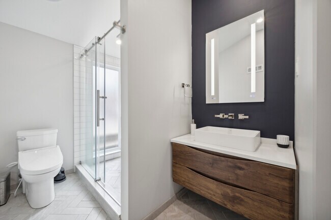 Building Photo - 813 N 15th St