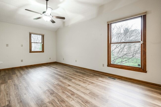 Building Photo - 1108 Redwood Dr