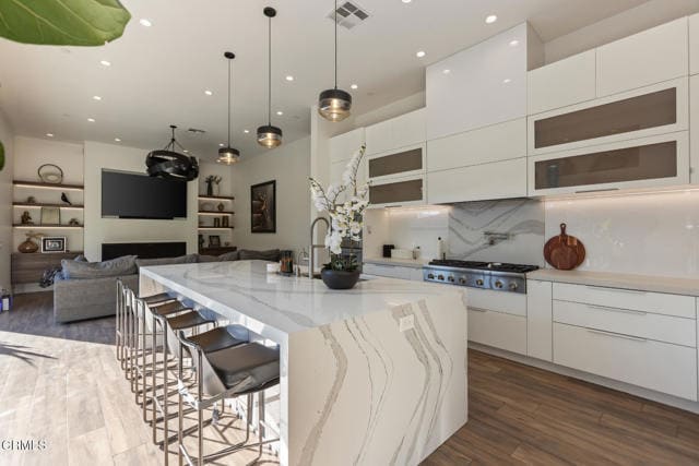 Building Photo - 620 Houseman St