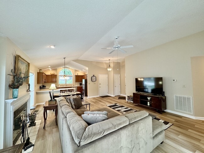 Building Photo - 124 Agoli Way