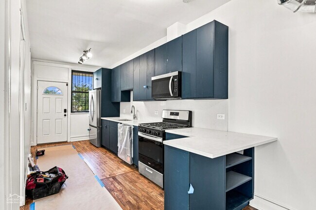 Building Photo - 5402 S Woodlawn Ave