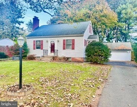 Building Photo - 3205 Cambridge Cir