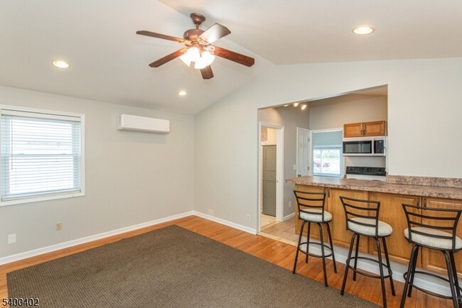 Building Photo - 59 Iroquois Ave