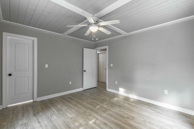 Building Photo - 2 Bedroom Home in East Ridge