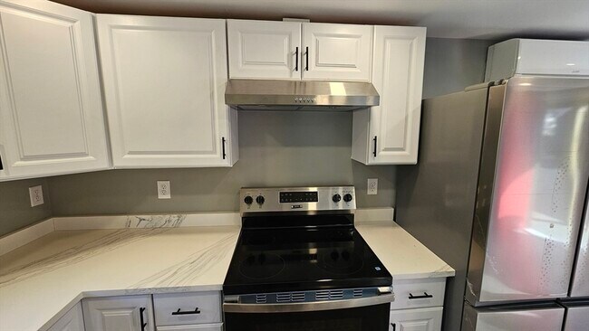 Building Photo - 825 Scenic Hwy