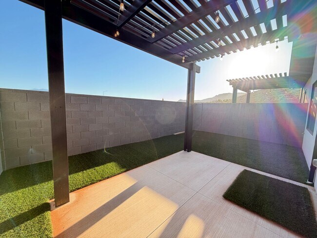Building Photo - 614 Hemsworth Ln