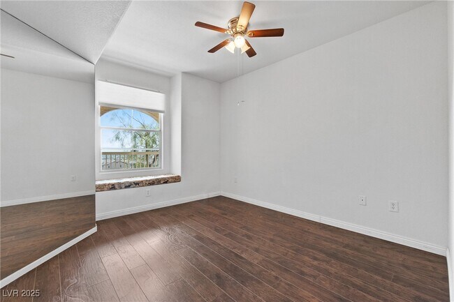 Building Photo - 10550 W Alexander Rd