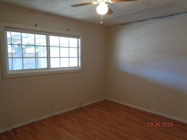 Building Photo - East Lancaster One Story Offering 1260 sq. ft.