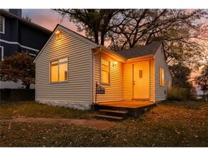 Building Photo - 2340 Ives Ln N