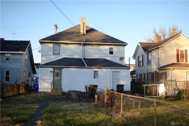 Building Photo - 820-822 Huffman Ave.