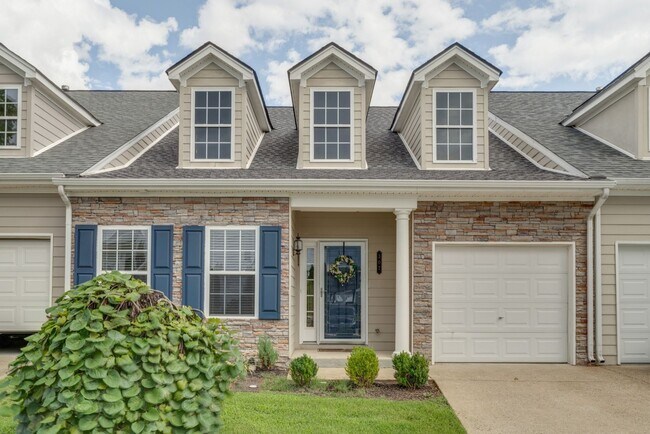 Primary Photo - Beautiful 2-Bed, 2.5-Bath Townhouse in Har...