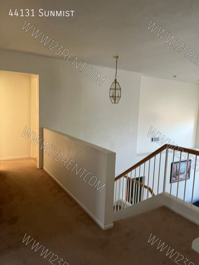 Building Photo - 44131 Sunmist-