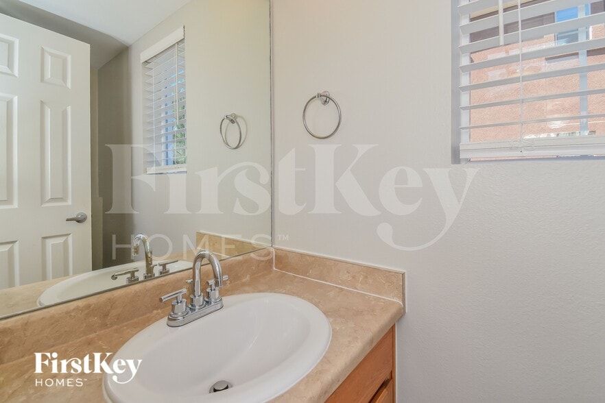 Building Photo - 6255 Sorpresa Ln