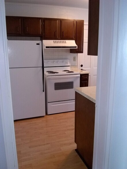 Kitchen - 525 25th St