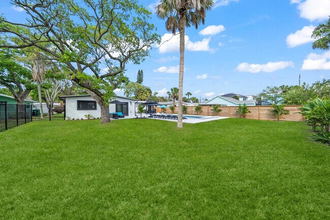 Building Photo - 115 Esther Dr