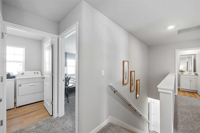 Building Photo - 322 Juniper Dr