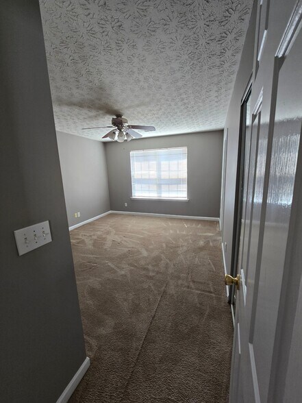 Building Photo - 231 Windcroft Ln NW