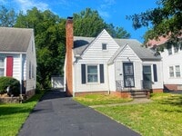 Building Photo - 3 Bed - 1.5 Bath Cape Cod for Rent!