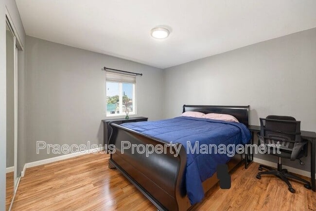 Building Photo - 311 Date St