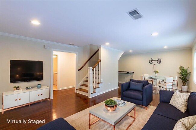 Building Photo - 3014 Skyland Dr NE