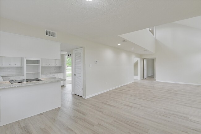 Building Photo - 122 S Diamondhead Blvd