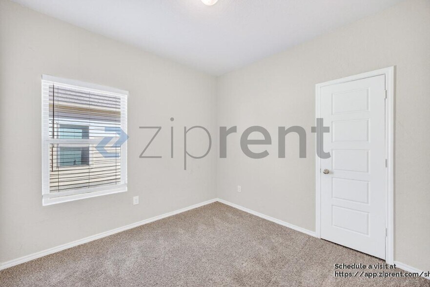 Building Photo - 5706 Cicada Cir