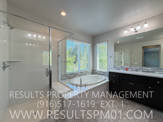 Building Photo - Beautiful Spacious El Dorado Hills Home in gated community