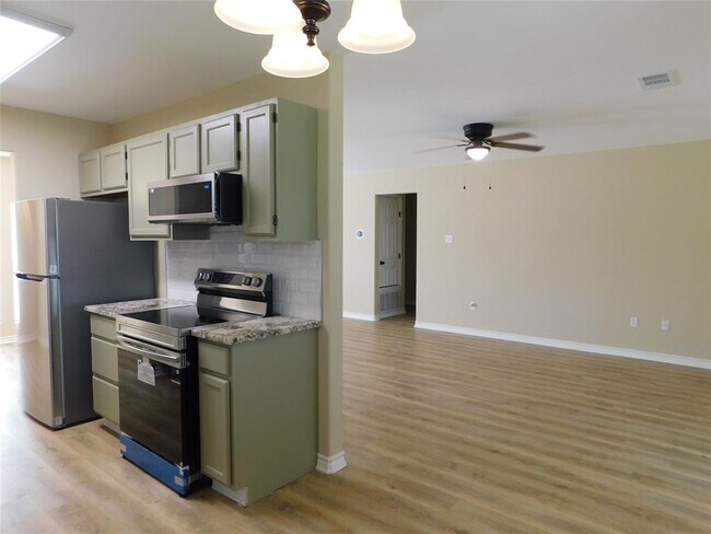 Building Photo - 500 Wanta Hide A Way Dr