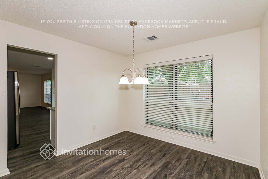 Building Photo - 7723 Pine Center Dr