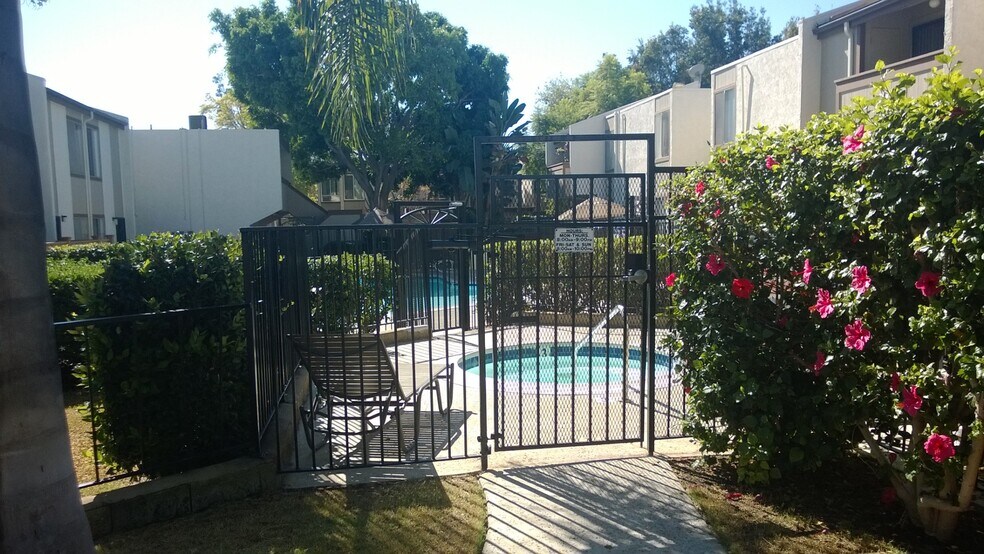 Building Photo - 3550 Ruffin Rd