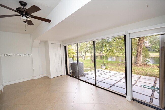 Building Photo - 3753 Estepona Ave