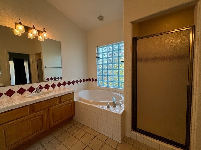 Building Photo - 10364 Fairway Loop