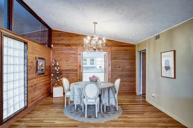 Building Photo - 5303 Tallow Ln