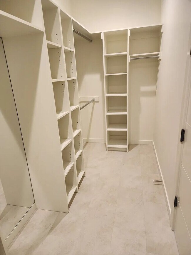 Building Photo - Be the First to Live in This Stunning Newly Constructed Coastal Home – Ventura