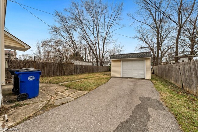 Building Photo - 3753 W 139th St
