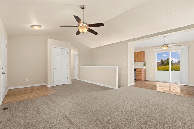 Building Photo - 3761 Mt Flora St