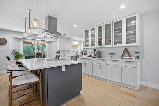 Building Photo - 9707 Bordeaux Ln