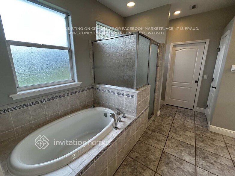 Building Photo - 2909 Dunhill Cir