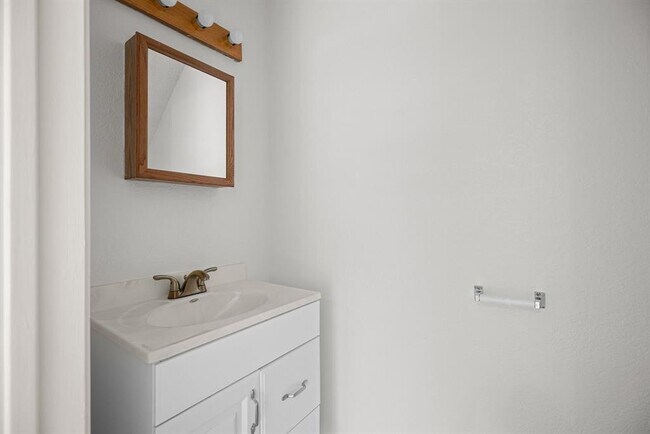 Building Photo - 13313 Black Canyon Dr