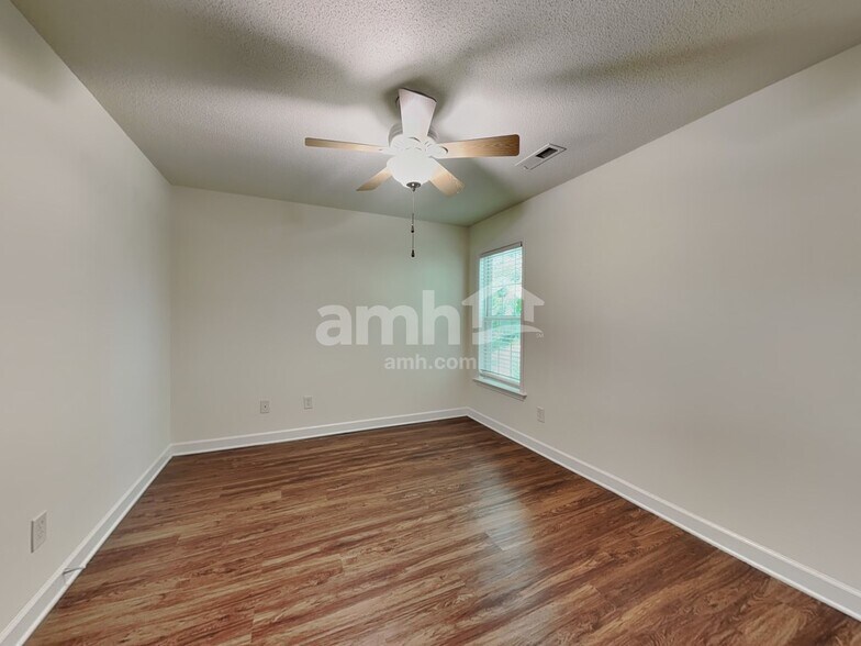 Building Photo - 1629 Hawkcrest Ln