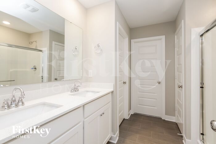 Building Photo - 2464 S Carlota Dr