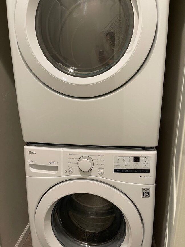 Building Photo - Unfurnished Tiny Home