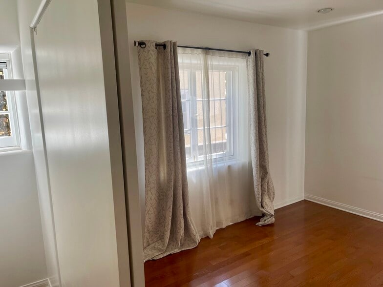 Building Photo - 1727 La Senda Pl