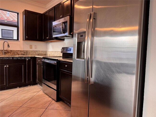 Building Photo - 154 SE 23rd Terrace